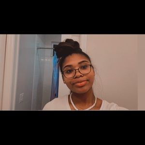 Meet your Posher, Xaria